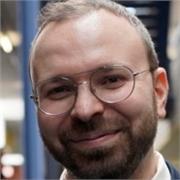 DOCENTE DI BIOLOGIA IMPARTISCE LEZIONE A STUDENTI DI SCUOLE MEDIE,SUPERIORI E UNIVERSITARI